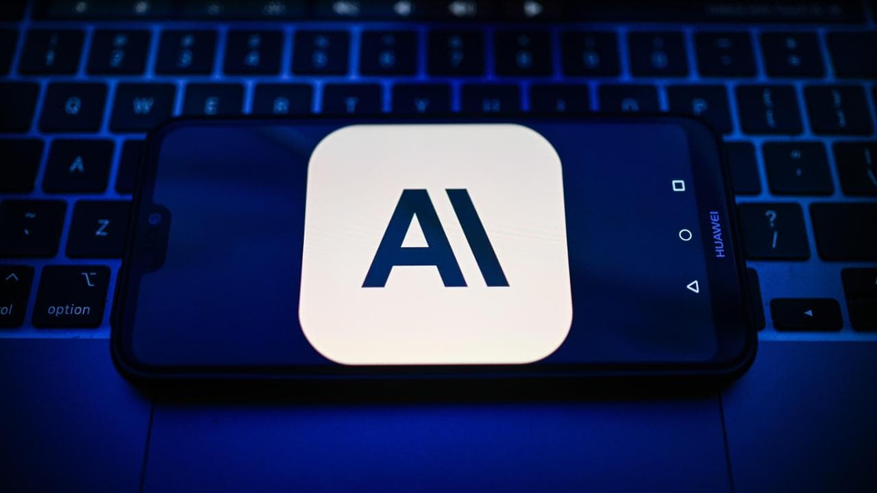Anthropic avverte gli investitori: 94 pagine sui rischi dell’IA, inclusa la fine dell’umanità
