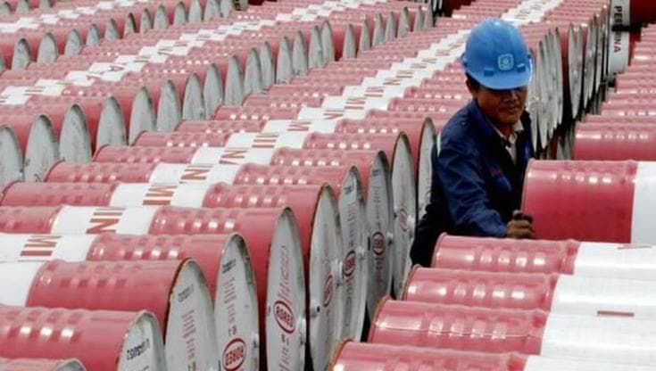 Il mercato del petrolio investito da un'ondata di rincari