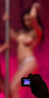 L'onda hard accende la porno tv - L'Espresso