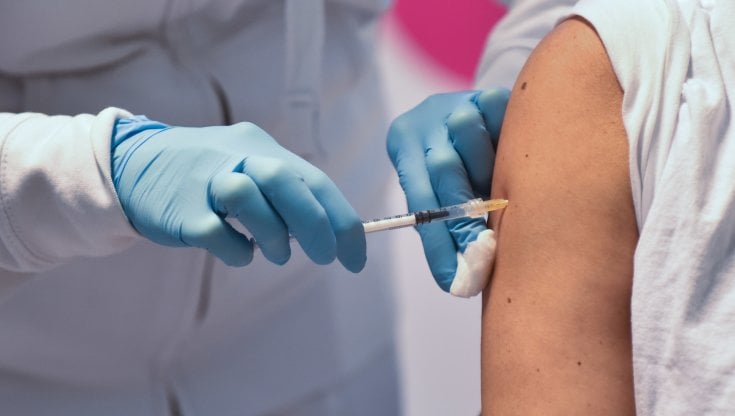 Una chance per vaccinarsi senza prenotazione per gli over60 residenti in comuni con meno di 3000 abitanti: ecco come