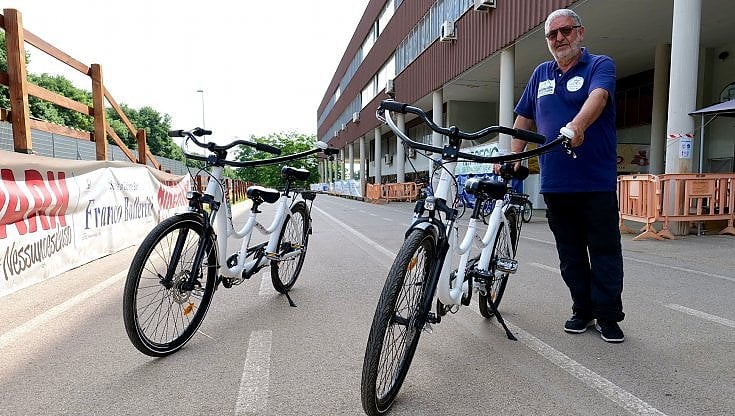 Bari, ritrovate le bici degli abbracci per ragazzi disabili: erano state  abbandonate dopo il furto - la Repubblica