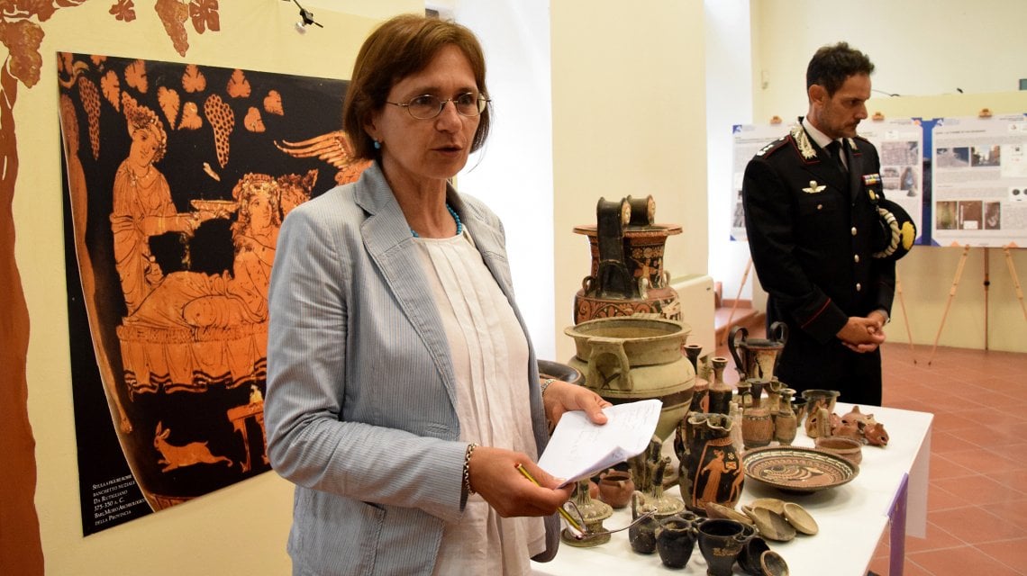 Centinaia di reperti archeologici confiscati in mostra a Bari. "È il ...