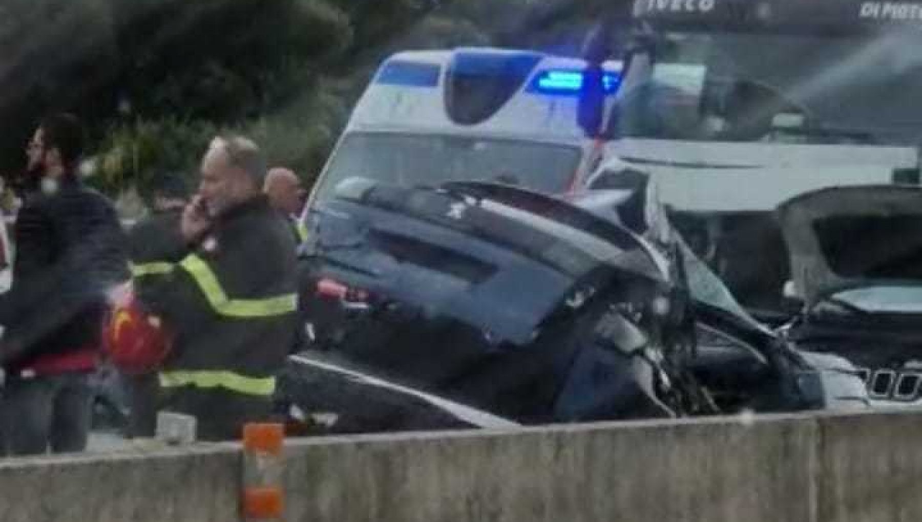 Incidente sulla Brindisi-Bari, due morti e un ferito. Chiusa per due ...