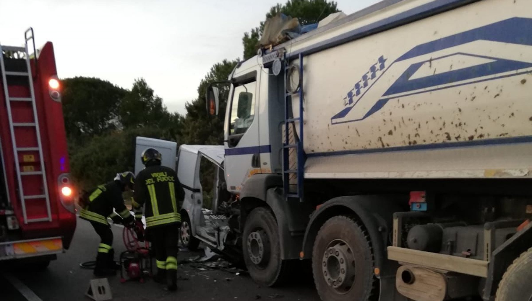 Nel Foggiano scontro frontale tra un furgone e un camion: morti tre ...