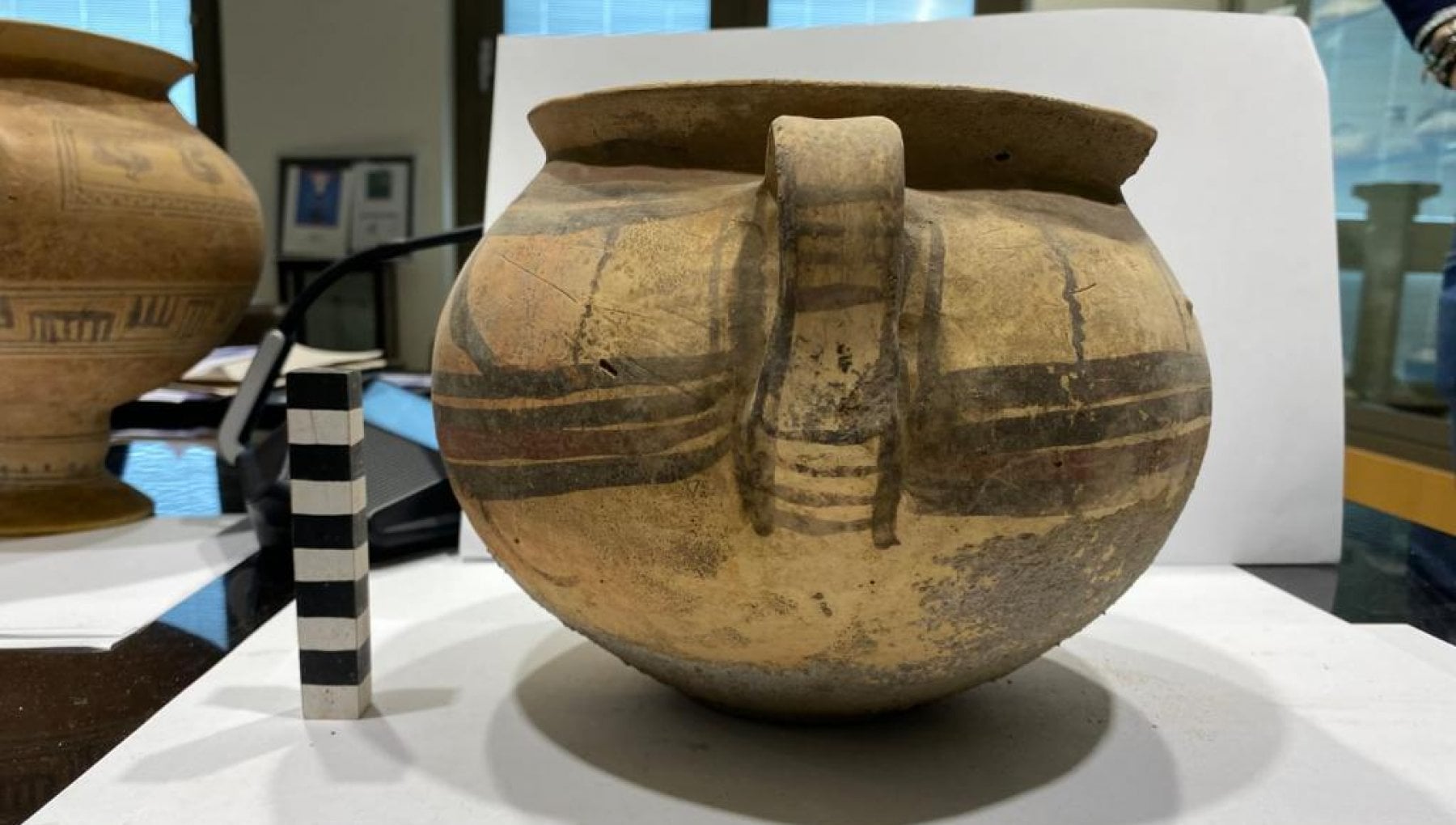 Bari, nella Banca popolare sequestrati 103 reperti archeologici di 2. ...