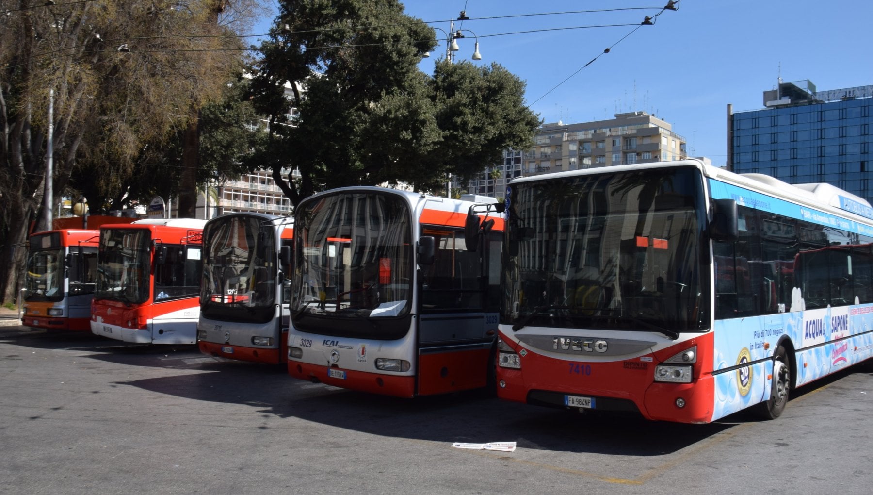bari-la-rivoluzione-dei-bus-a-20-euro-all-anno-piace-ai-cittadini-ma