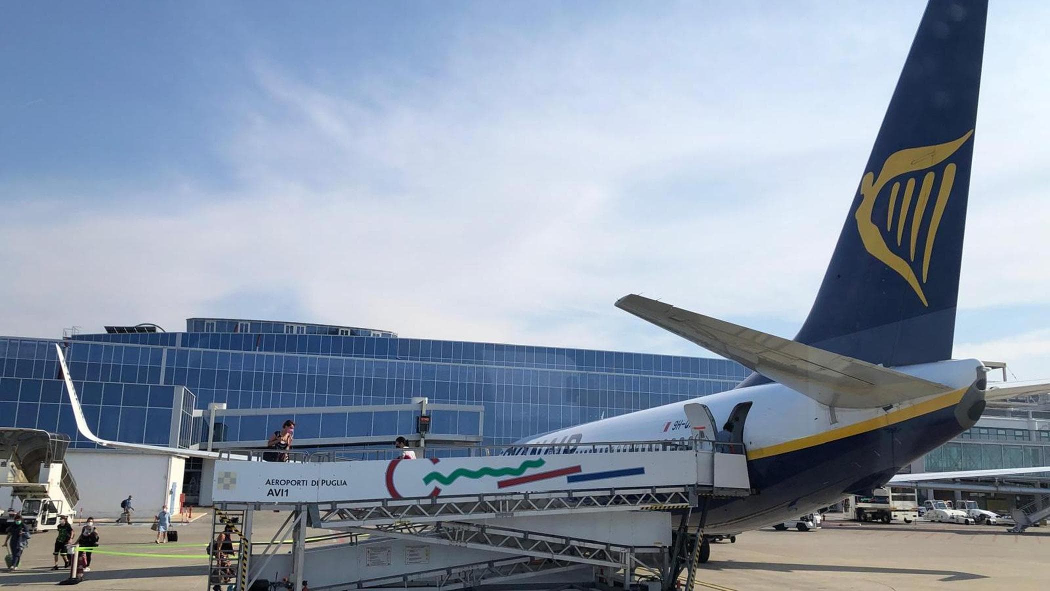 volo da bari a bologna