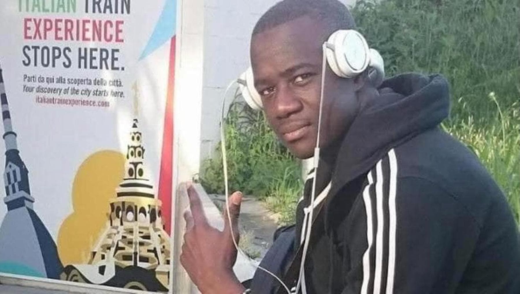 Omicidio di Bakari Sako, la versione del 15enne: “L’ho accoltellato per difendere i miei amici”