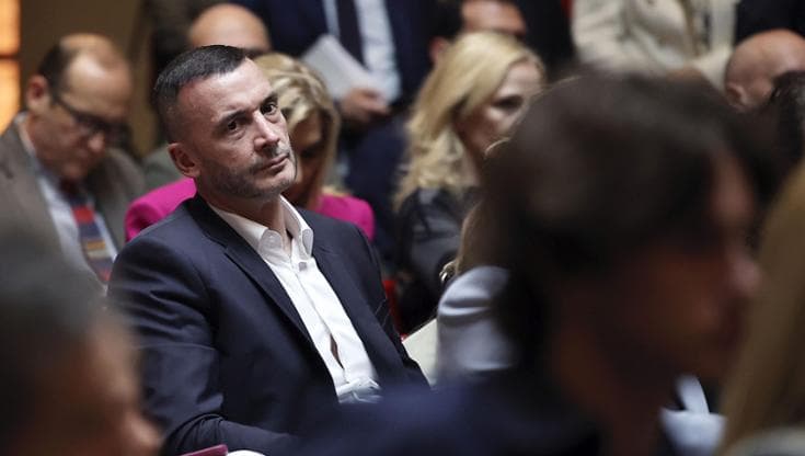 Anteprima: Rocco Casalino non eletto nella sua Ceglie Messapica: prende solo 246 voti