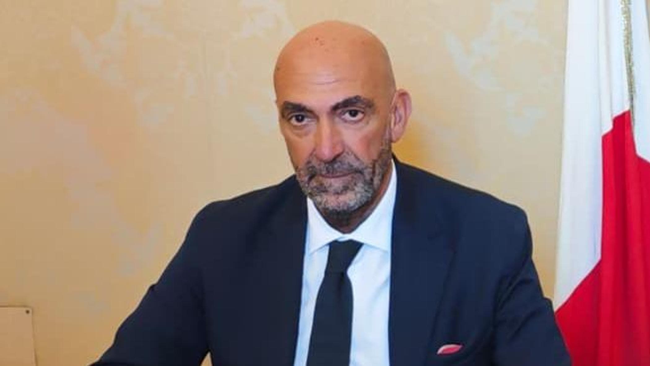 vito leccese l8217ordine pubblico scaricato sui sindaci senza alcuna risorsa da Bari.repubblica.it vito leccese l8217ordine pubblico scaricato sui sindaci senza alcuna risorsa