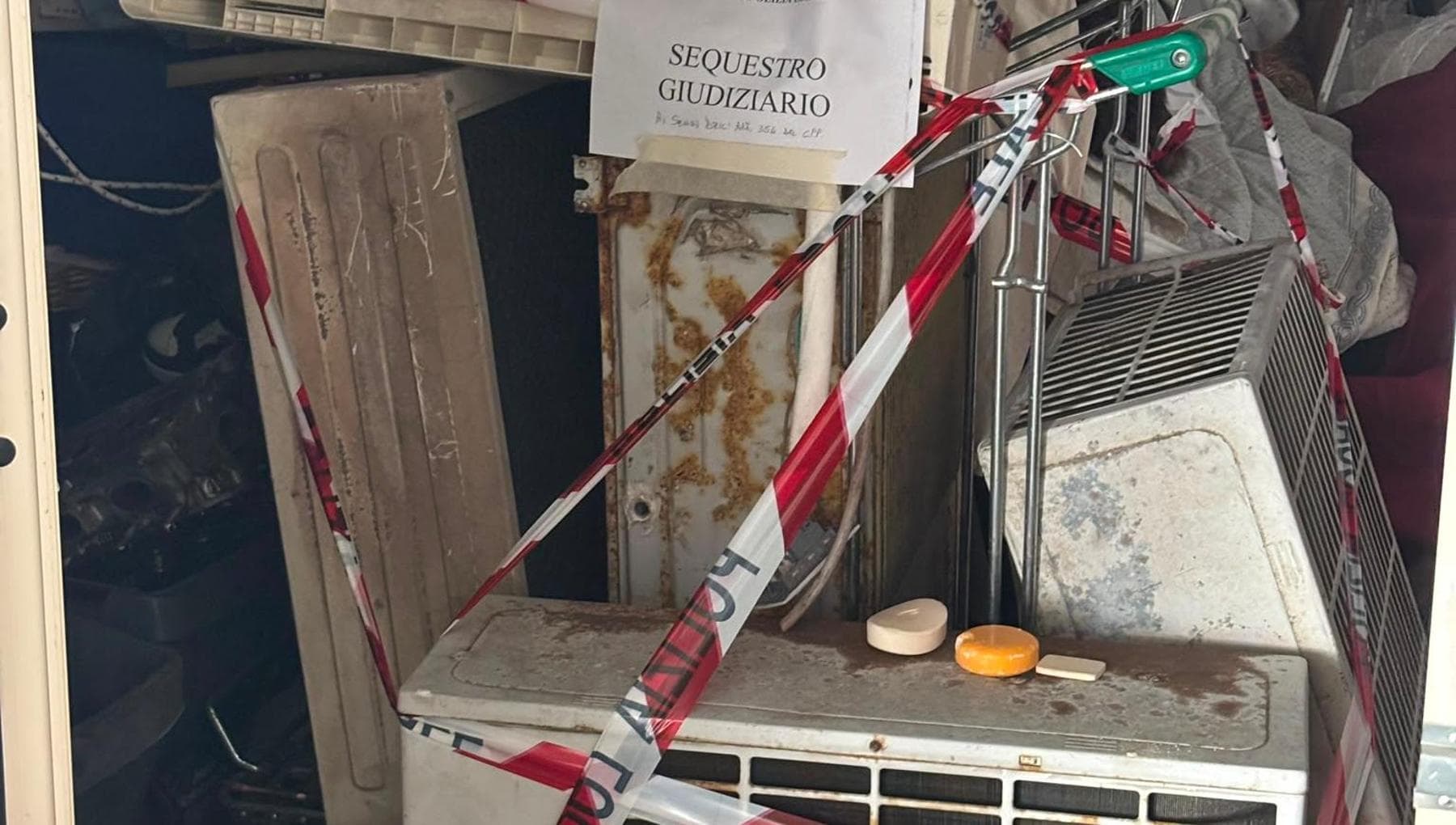 В Флоренции задержали перевозчика опасных отходов и предпринимателя за незаконную утилизацию кондиционеров