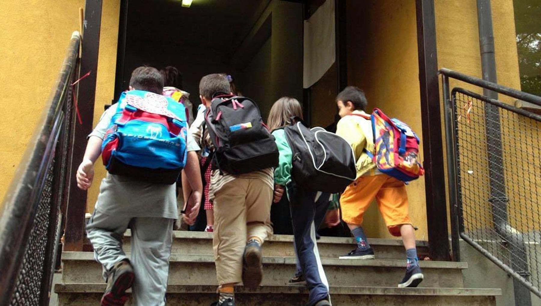 a 7 anni a scuola con un coltello da 13 centimetri nello zainetto il gesto dopo lite coi compagni da Bari.repubblica.it a 7 anni a scuola con un coltello da 13 centimetri nello zainetto il gesto dopo lite coi compagni