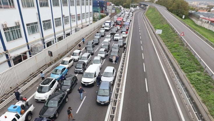 Incidente in autostrada, un morto e traffico in tilt - la Repubblica