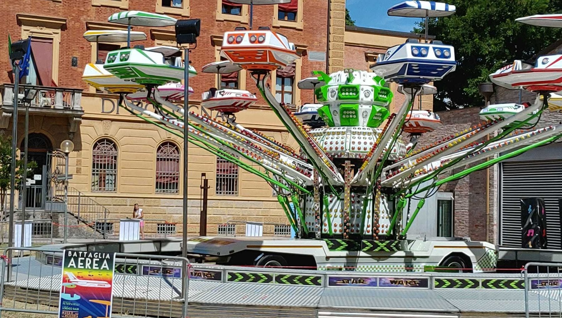 Villaggio Natalizio 361031 Giostra di Natale con Luci Suoni e Movimento