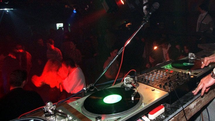 Rimini Chiusa La Storica Discoteca Altromondo Studios Ammassati A 