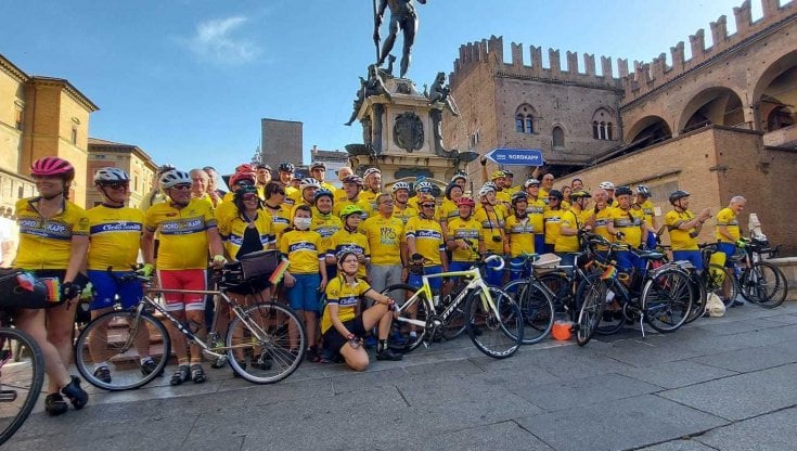 Da Bologna a Capo Nord in bicicletta per portare un messaggio di pace in  Europa - la Repubblica