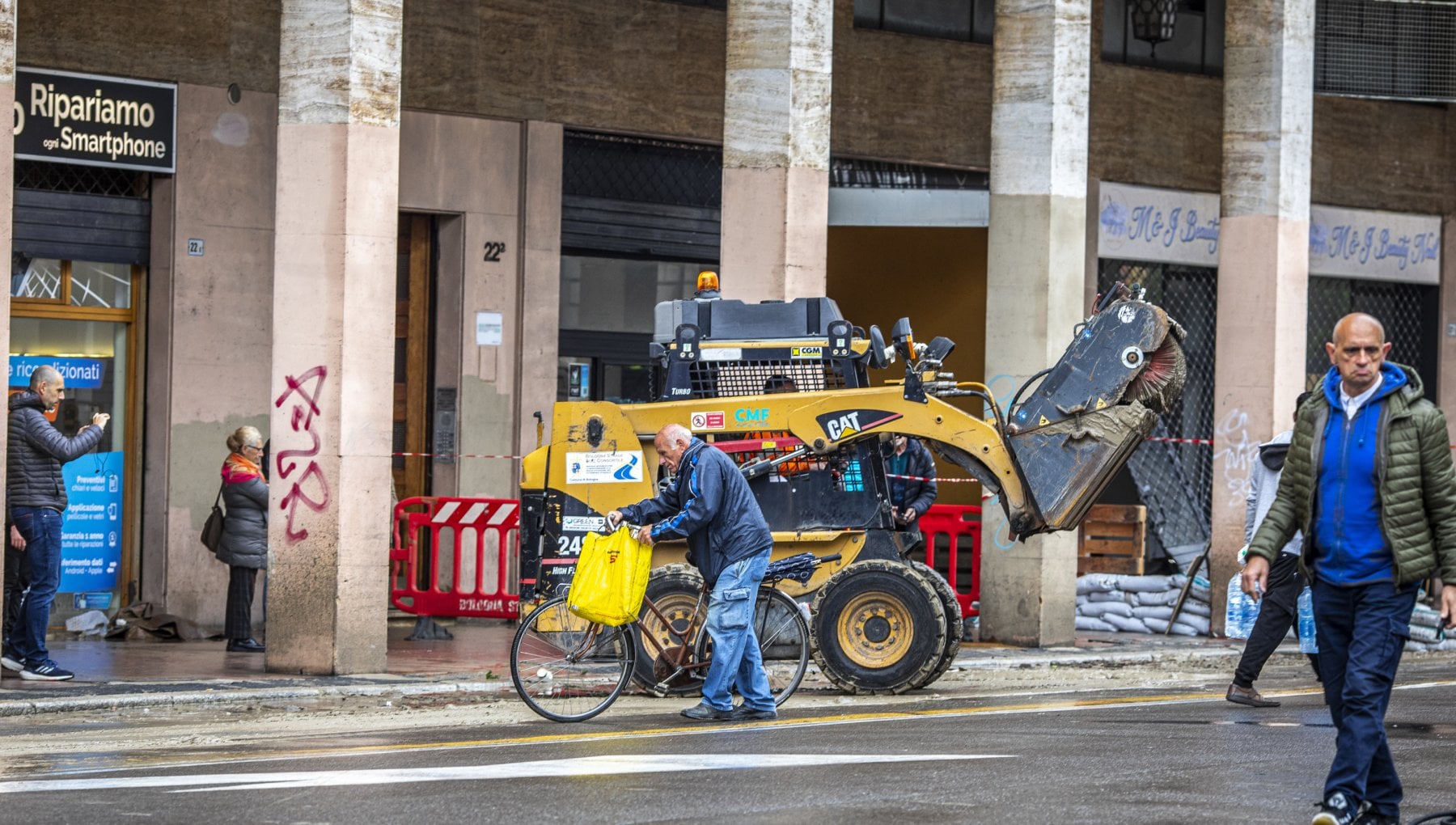 Bologna Via Saffi Chiusa A Tempo Indeterminato Ancora Disagi La 