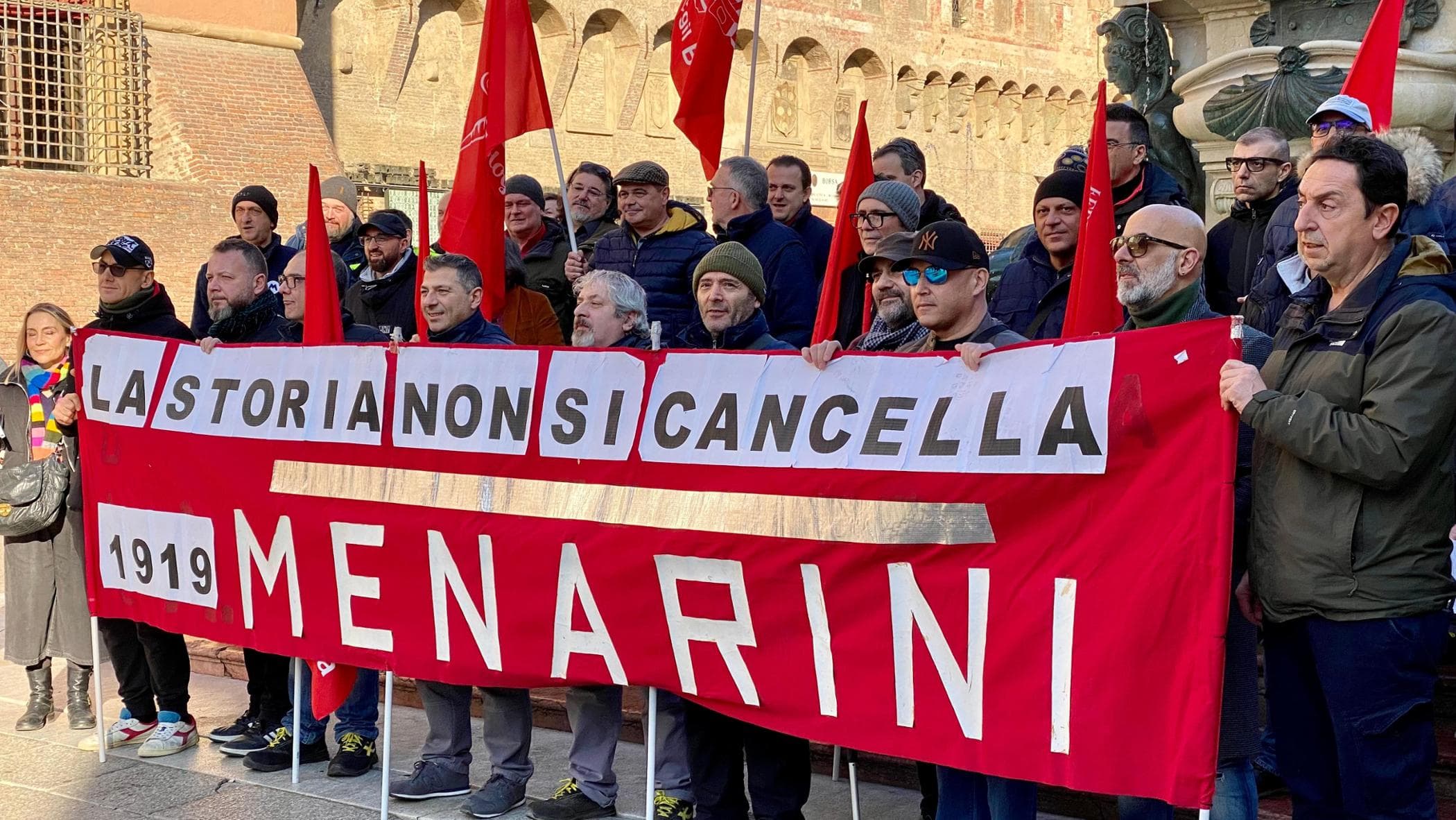 Industria Italiana Bus CEO'su: “Şirketi satarlarsa Tanrı aşkına”. Yöneticiler, sendikalar ve yerel yönetimler arasında bir çatışma var