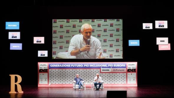 Gianrico Carofiglio: “L’unica carneficina che non si ferma è quella delle donne, solo sciocchezze dal populismo di destra”
