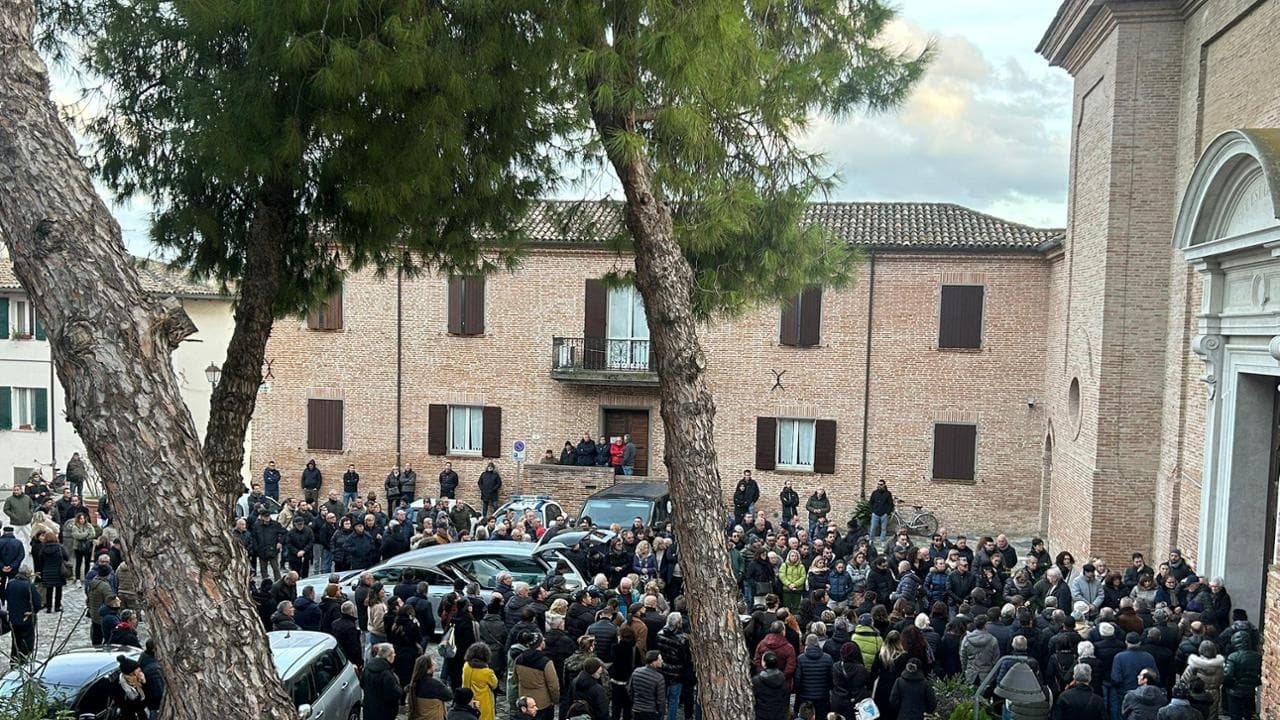 L’addio a Luca Perazzini e Cristian Gualdi, gli alpinisti morti sul ...