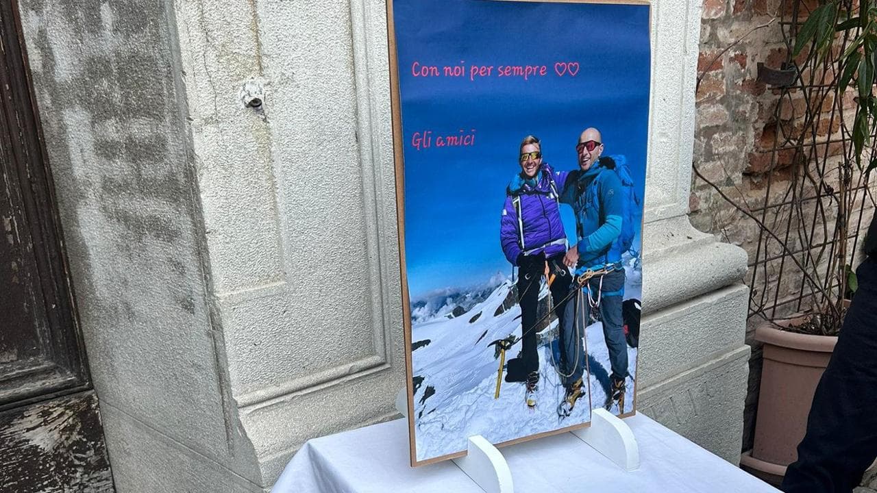 L’addio a Luca Perazzini e Cristian Gualdi, gli alpinisti morti sul ...
