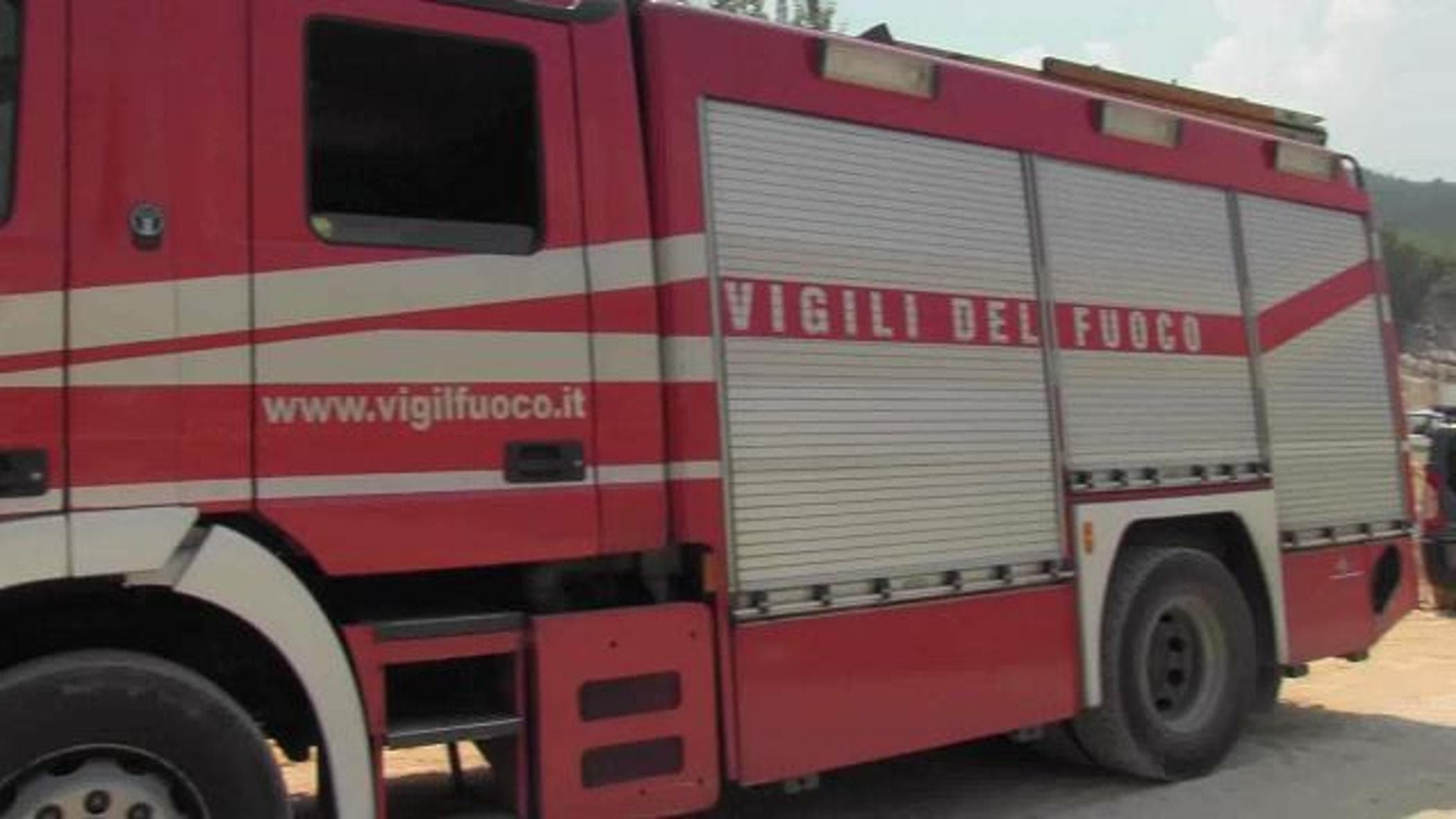 Ferrara, operaio di 41 anni muore cadendo in un silos - la Repubblica