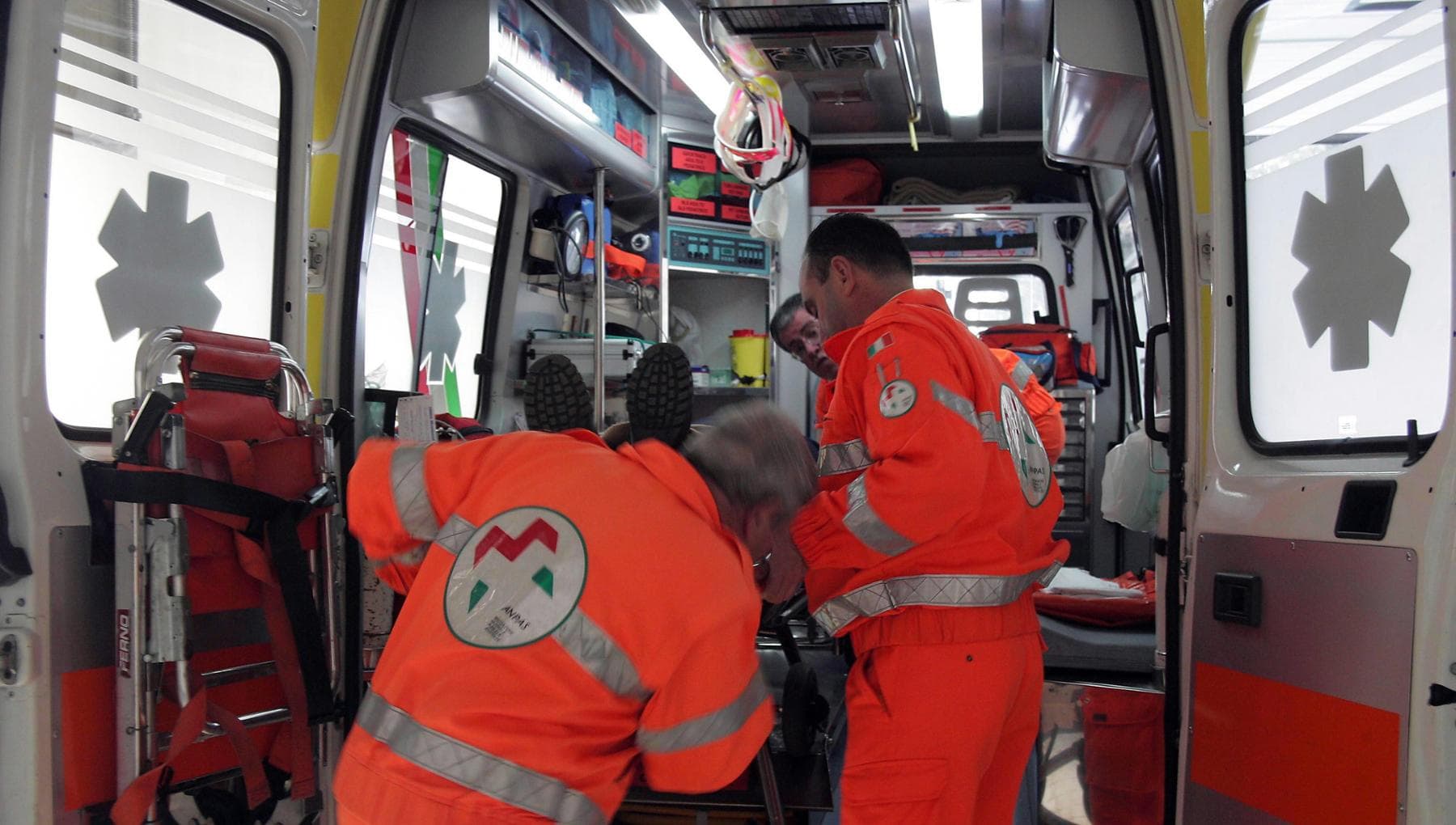 Modena bölgesinde iki otomobil kafa kafaya çarpıştı: Beş yaşındaki çocuk öldü, babası ağır hasta