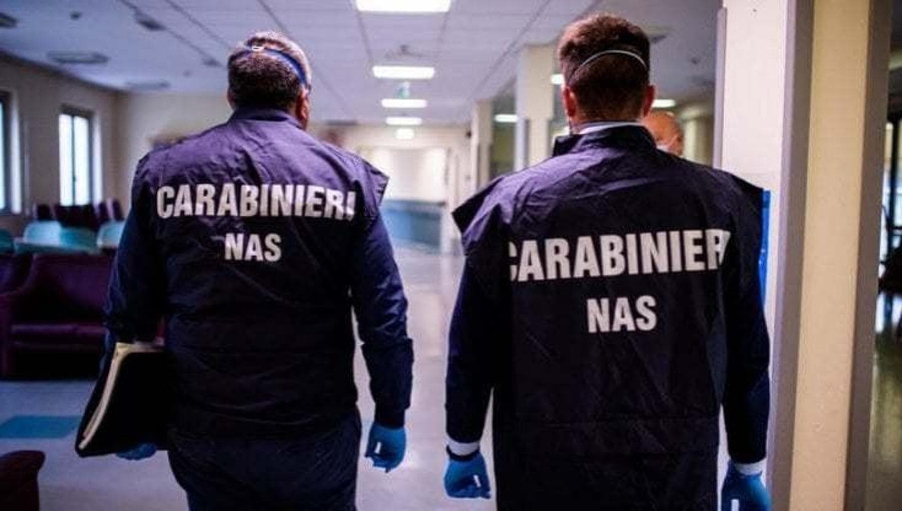 Reggio Emilia, ortopedico arrestato: “In ospedale si faceva pagare in contanti le visite”