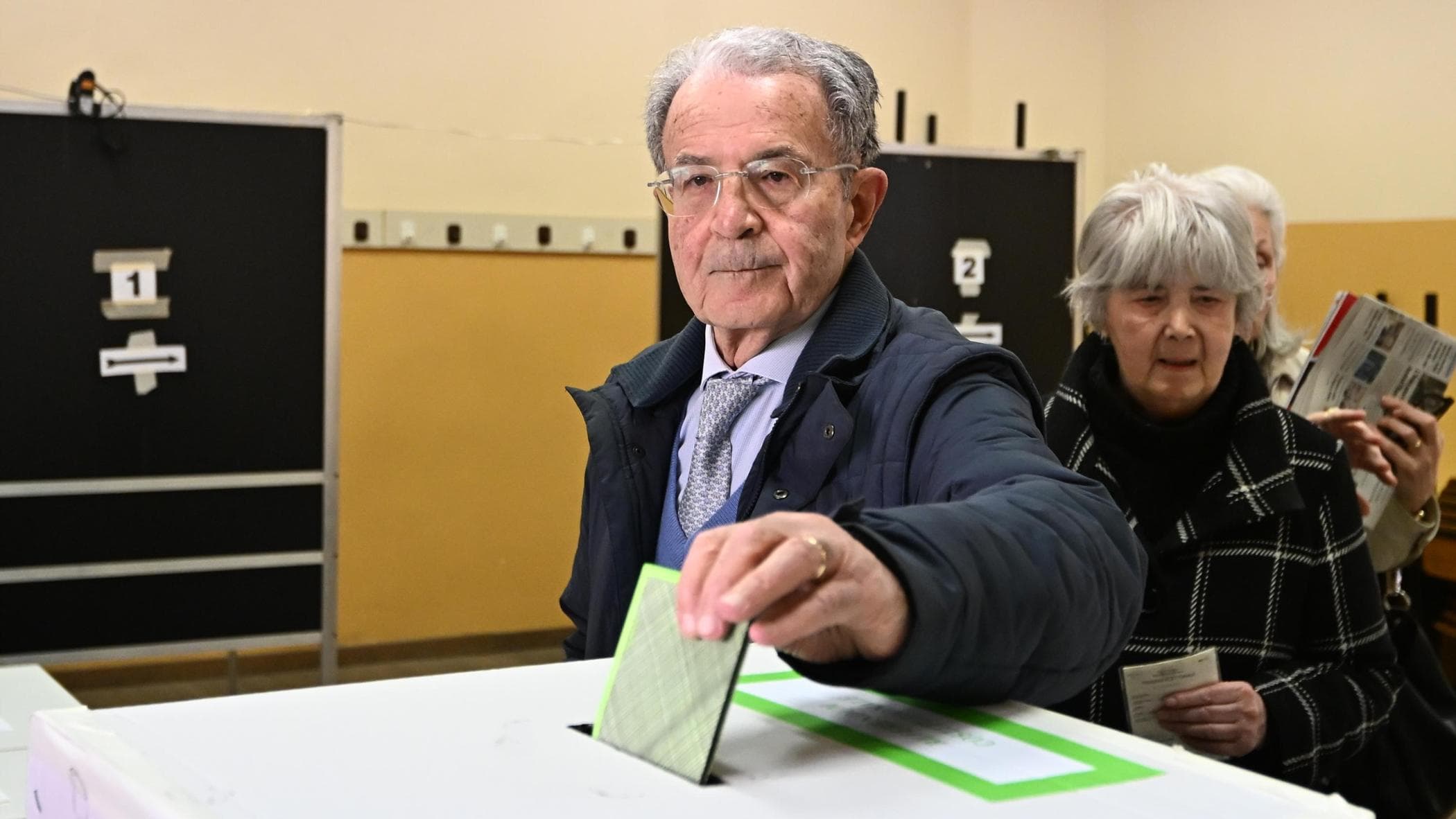 Prodi: “Questo governo si consumerà da solo. Gazebo sì ma non subito”