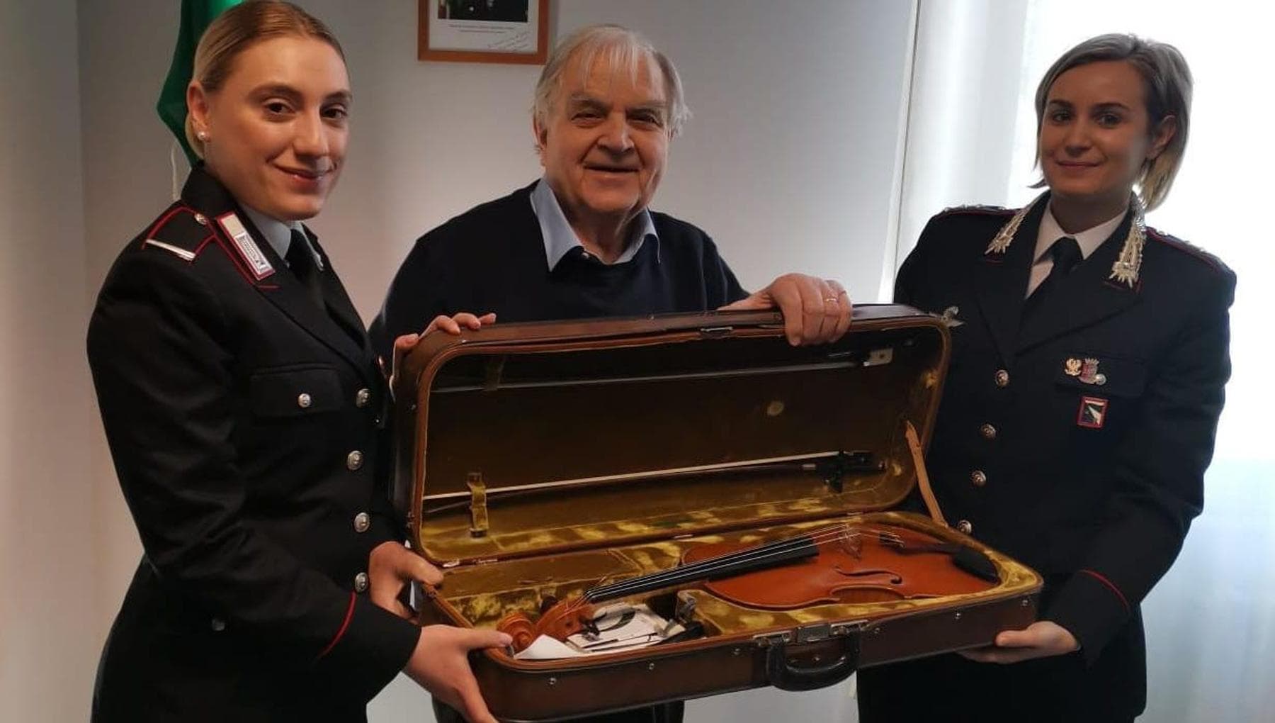 Romano Prodi'nin kardeşinden çalınan 40 bin euroluk kart, ATM'de yapılan soruşturmayla bulundu