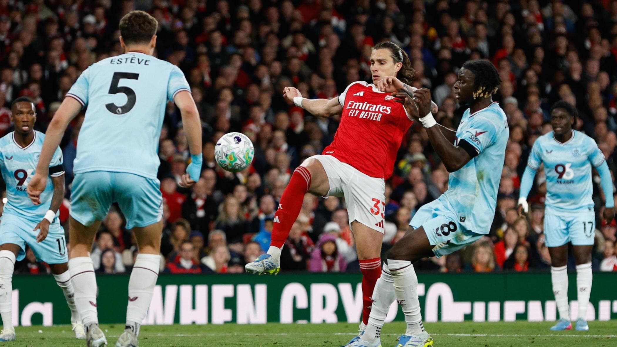 Calafiori ha conquistato la Premier: con l’Arsenal lo scudetto e il sogno della Champions