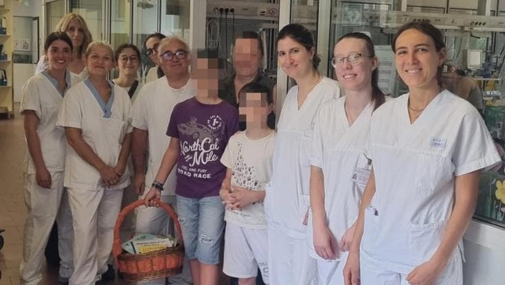 Compie 14 anni e fa un regalo agli altri: “Favole in tutte le lingue per i neonati in ospedale”