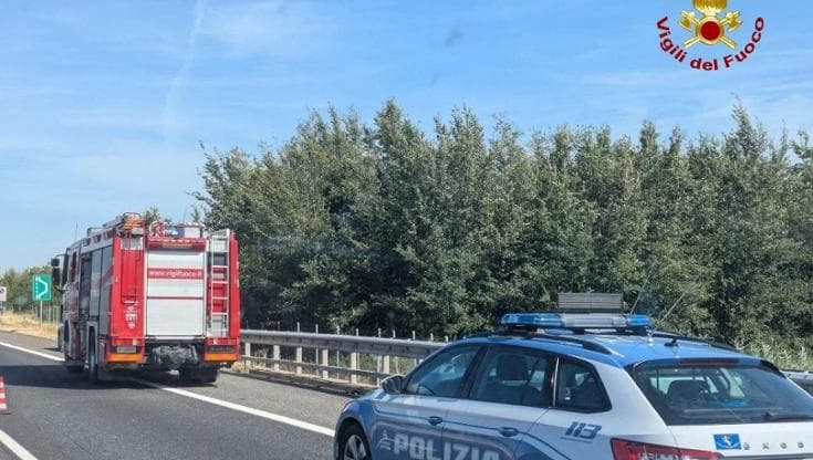 Auto si ribalta in A1 nel Parmense, muore una bambina di 8 anni