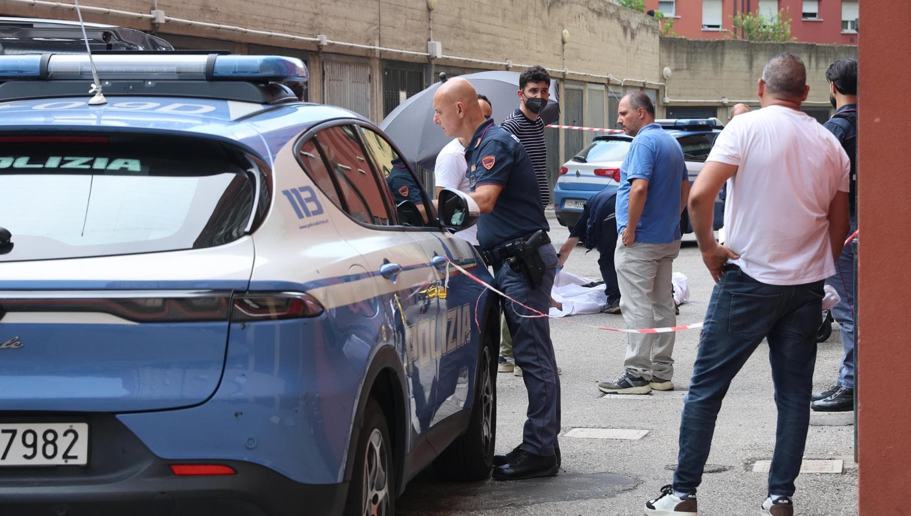 Le bodycam in procura, indaga anche il 118. Il sindaco Lepore oggi in piazza: “Giustizia”