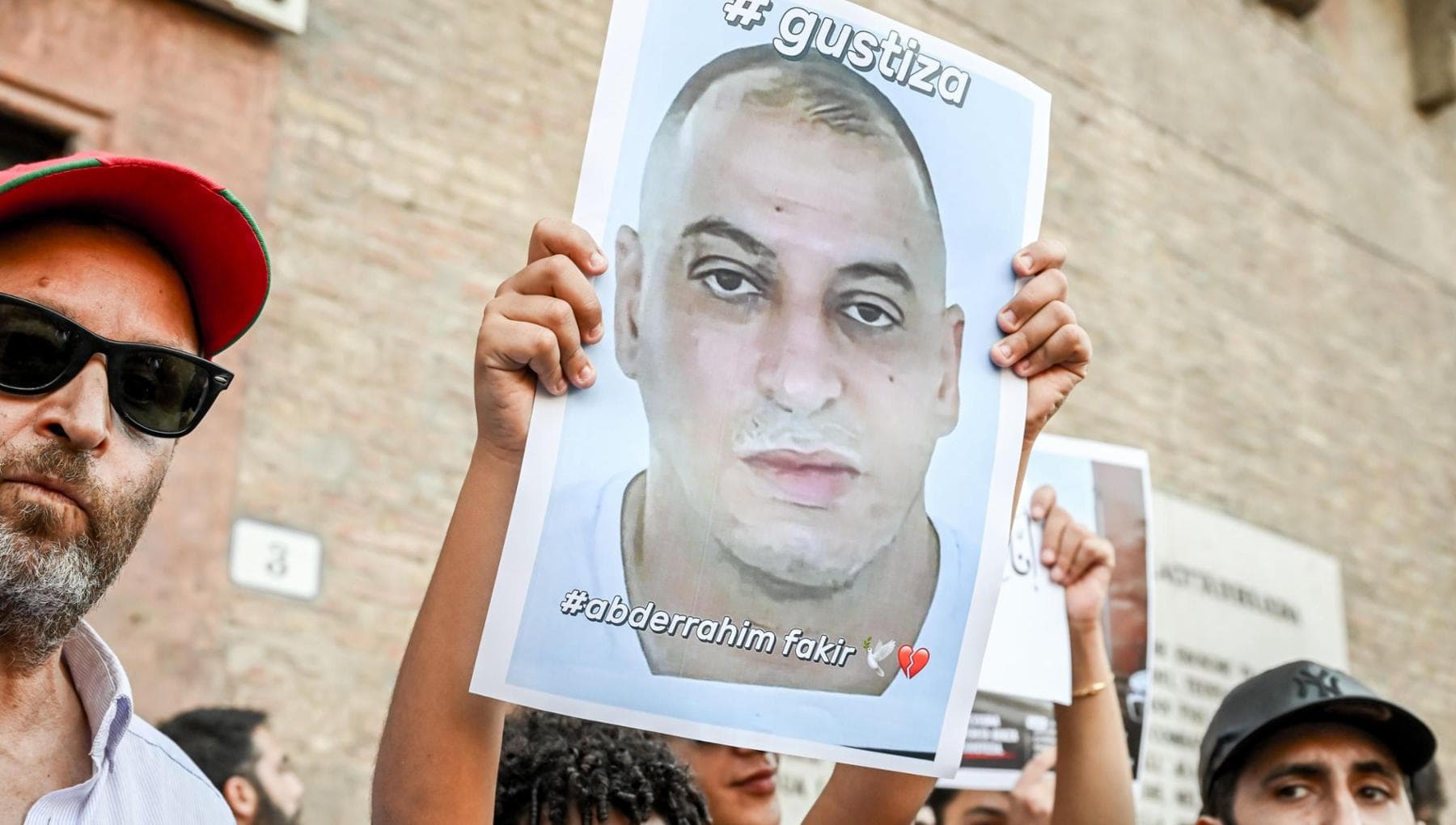 morte fakir indagini su agenti e operatori sanitari anselmo perch233 nessuno lo ha soccorso da Bologna.repubblica.it morte fakir indagini su agenti e operatori sanitari anselmo perch233 nessuno lo ha soccorso