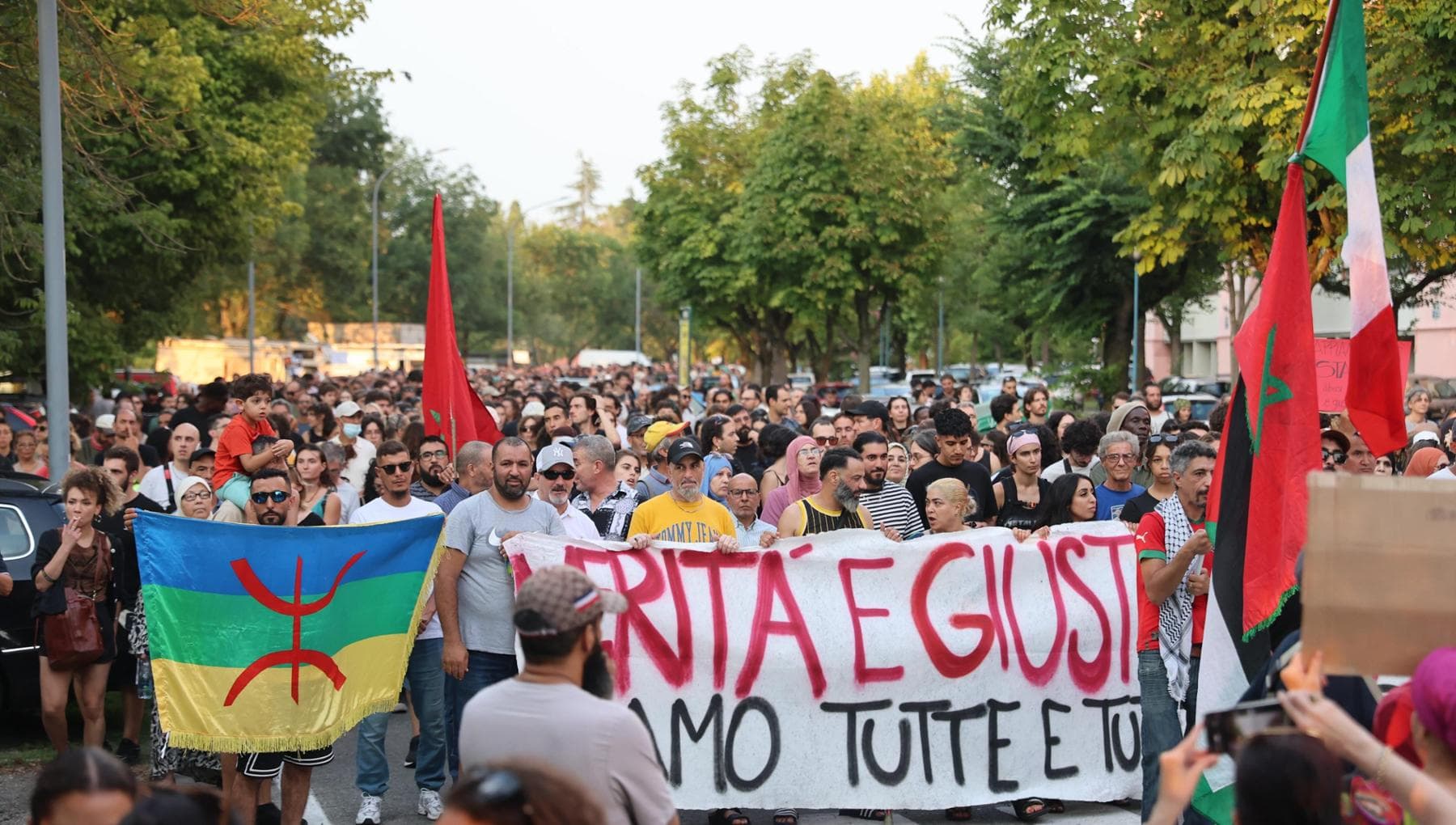voleva aiuto lo hanno ucciso la marcia del pilastro per fakir da Bologna.repubblica.it voleva aiuto lo hanno ucciso la marcia del pilastro per fakir