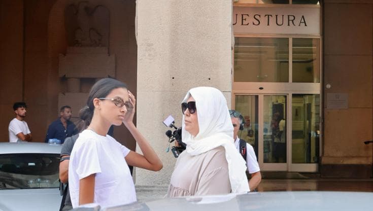 Pisani a Bologna agli agenti: “Calma e equilibrio”. Nipote e sorella di Fakir: “Ci incontri”