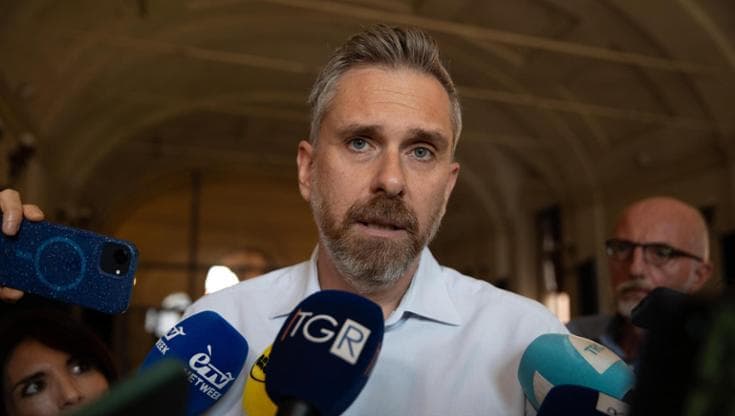 Anteprima: Si allunga l’ombra Maga sulla campagna social contro il sindaco Lepore