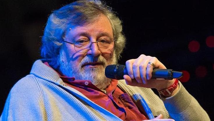 Francesco Guccini, dalle osterie all’anarchia: il maestrone che ha fatto cantare le generazioni