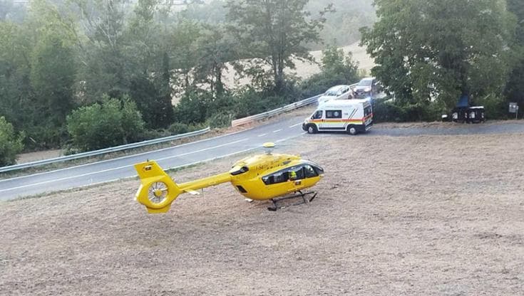 Anteprima: Piacenza, provoca un grave incidente e scappa. Fermato e portato in ospedale fugge di nuo…