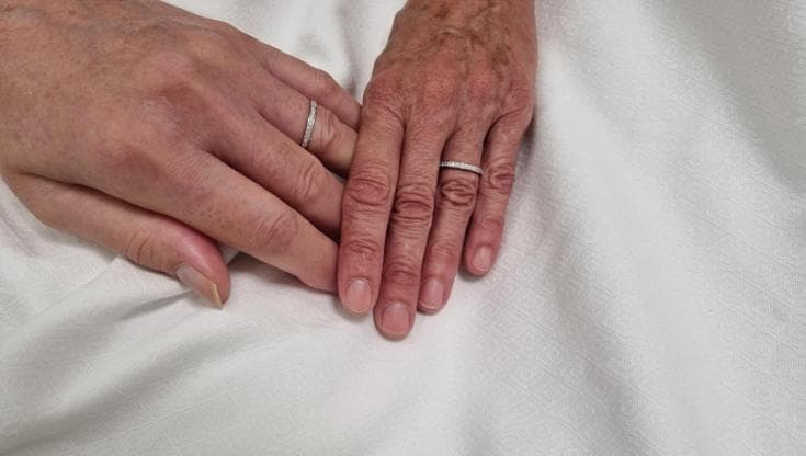 Anteprima: Lui è grave, la coppia si sposa al pronto soccorso di Rimini: “Un momento di pura emozion…