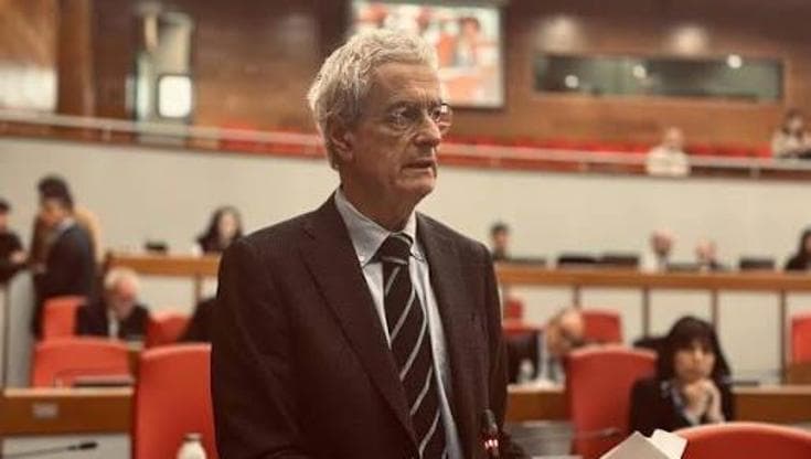 Certificati anti Cpr, la difesa dell’ex primario: “La cura è un diritto, non può mai essere reato”