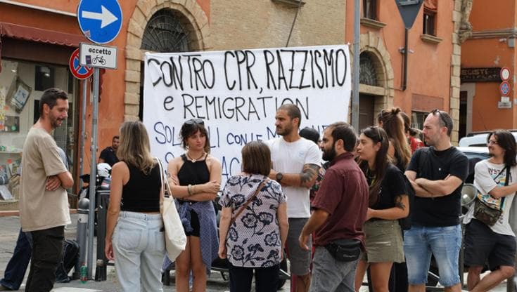 Falsi certificati, pm Ravenna: “Una rete di medici contro i Cpr”