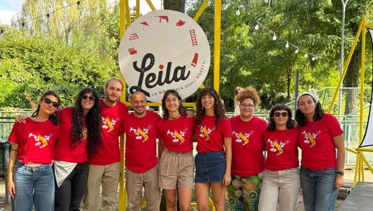 Leila festeggia dieci anni e apre una nuova biblioteca degli oggetti per studenti