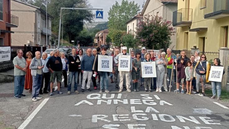 Protesta in Val di Zena,tornano pale e carriole: “In questa zona siamo ancora a rischio”