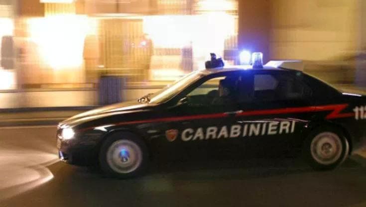 Quattro ragazzi giovanissimi preparavano molotov a Pesaro, perquisizioni e sequestri. Due sono residenti a Bologna e Rimini