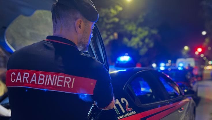 Aggressione omofoba nel centro di Bologna: due giovani insultati e colpiti con calci e pugni