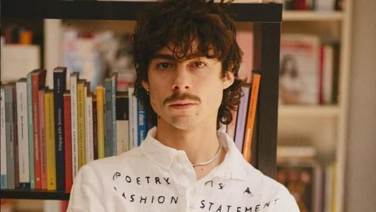 Aggressione omofoba, Cornelio: “Un ceffone senza motivo nella mia Bologna avvelenata dagli odiatori”