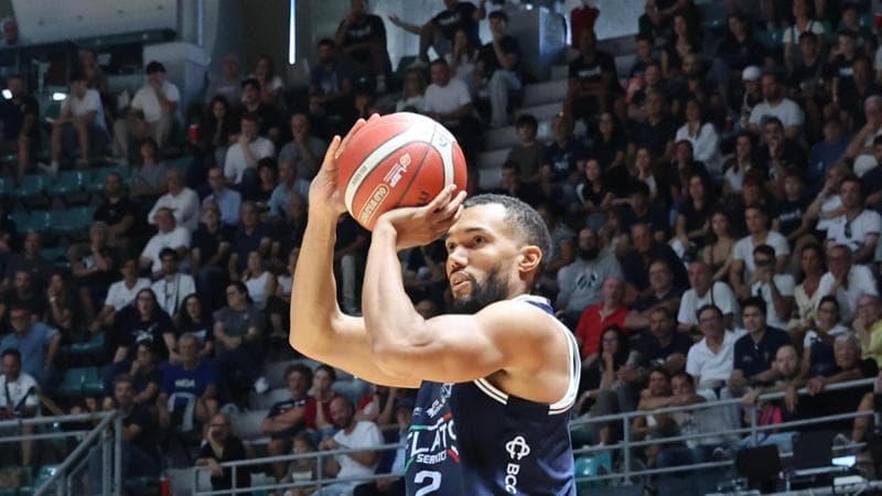 La Fortitudo non si ferma: vince in volata a Caserta grazie ai 29 punti di Morris