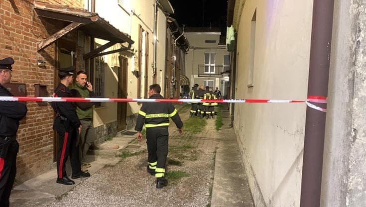Marito e moglie trovati decapitati in casa nel Modenese